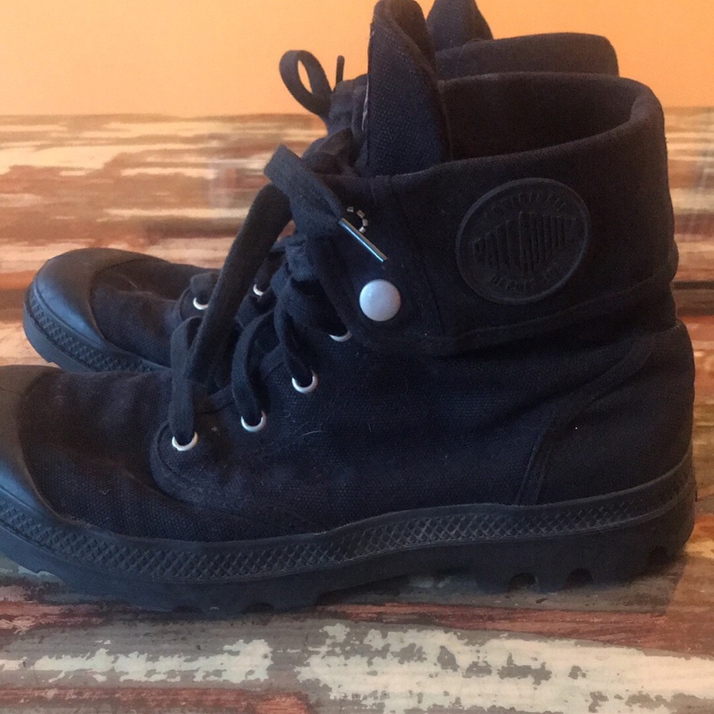 Men’s combat canvas boots